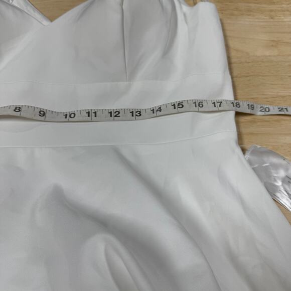 Mac Duggal IEENA NWT Tailored V-Neck Ballgown White Size Pockets Size 12 - Picture 10 of 11